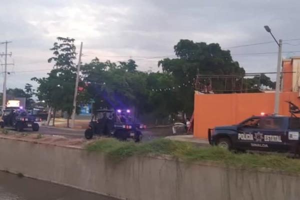 Policía Estatal despliega patrullas y vehículos 4x4 en apoyo por tormenta Lidia en Culiacán 