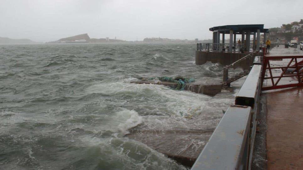 «Lidia» obliga a pescadores a refugiarse en Topolobampo