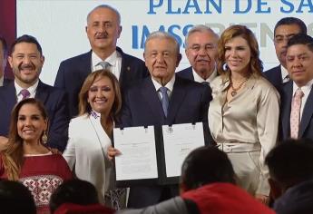 Rocha Moya firma el acuerdo de federalización del IMSS Bienestar con AMLO