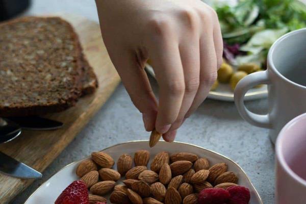 Los alimentos que los expertos recomiendan para reducir la ansiedad
