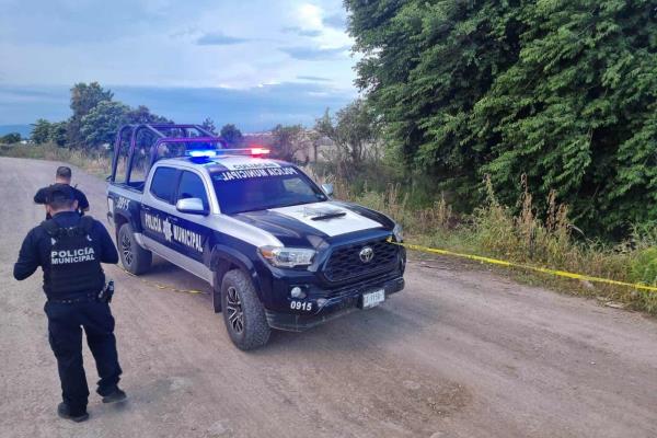 Personas armadas despojan una camioneta del año por la carretera a Navolato 