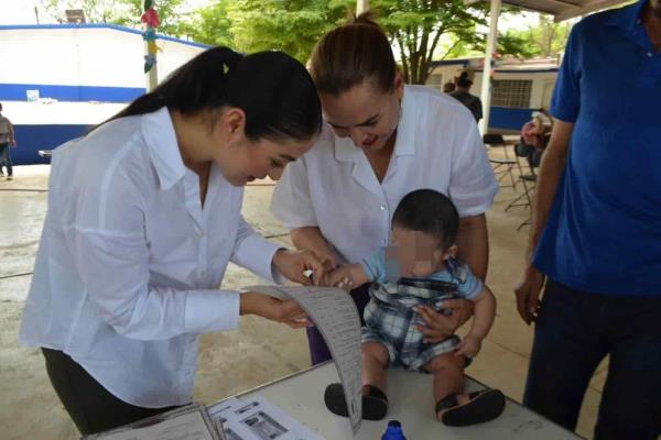 En Sinaloa puedes elegir si tus hijos llevan primero tu apellido o el de tu pareja; conoce el trámite