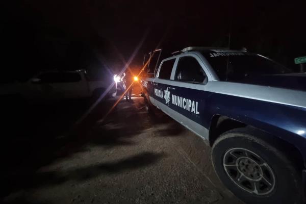 Motociclistas despojan una camioneta en Culiacán