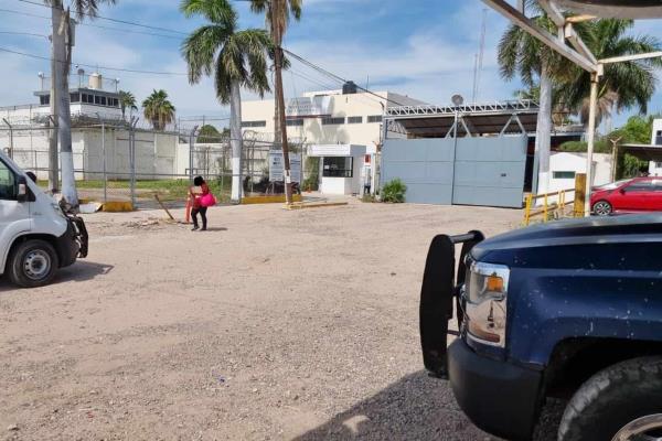 Hasta una maquinita tragamonedas, entre lo asegurado en el penal de Culiacán