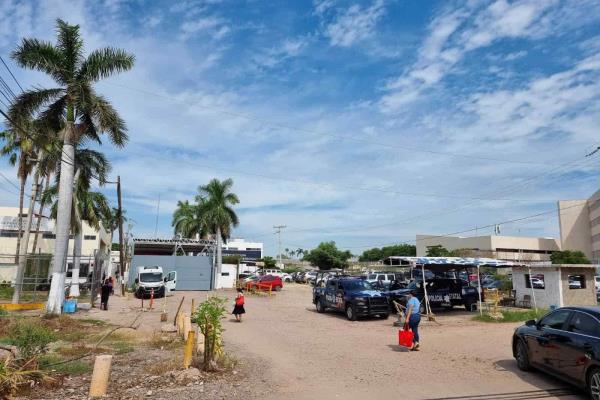 Dinero, mariguana y 16 armas punzocortantes se encontraron en el penal de Culiacán