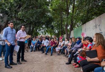 Alcalde de Culiacán se compromete a realizar obras en la Colonia Laureles Pinos