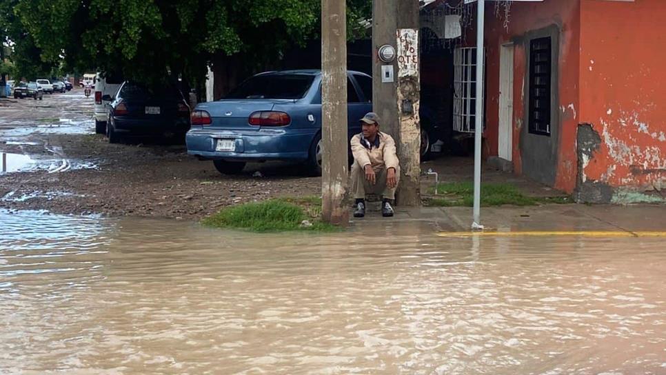 Pedro dejó todas sus pertenencias arriba de su cama y huyó de «Norma» en Costa Rica