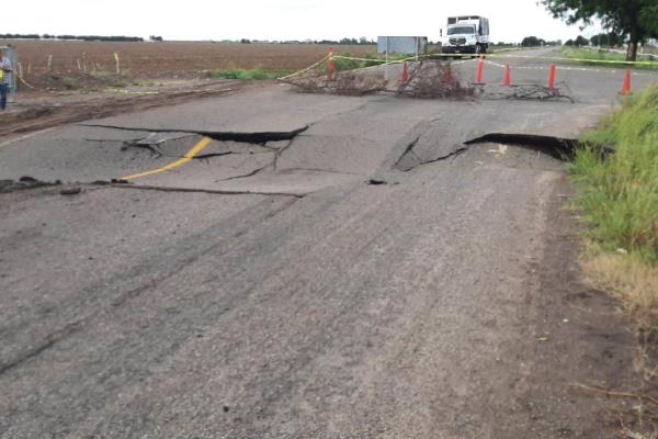 Totalmente destruida quedó carretera de Villa Juárez a Navolato por lluvias de «Norma»