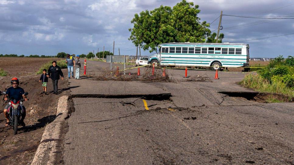 Gobierno de Sinaloa recorre carreteras y puentes dañados por «Norma» para su reparación Gobierno de Sinaloa recorre carreteras y puentes dañados por «Norma» para su reparación