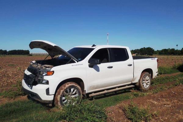 Una «tabla» para tortura y cadenas, había en camioneta asegurada en Navolato
