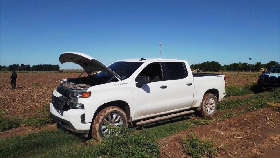 Una «tabla» para tortura y cadenas, había en camioneta asegurada en Navolato