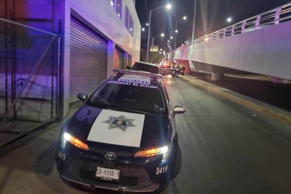 Sujetos armados despojan una camioneta de último modelo en Culiacán