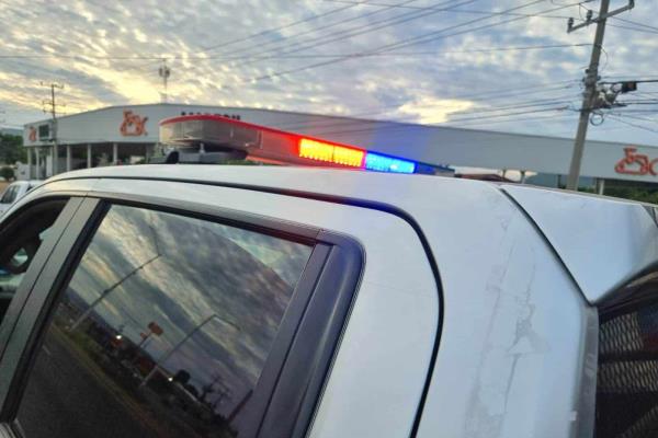 Un vehículo que fue despojado fue localizado accidentado en Bacurimí
