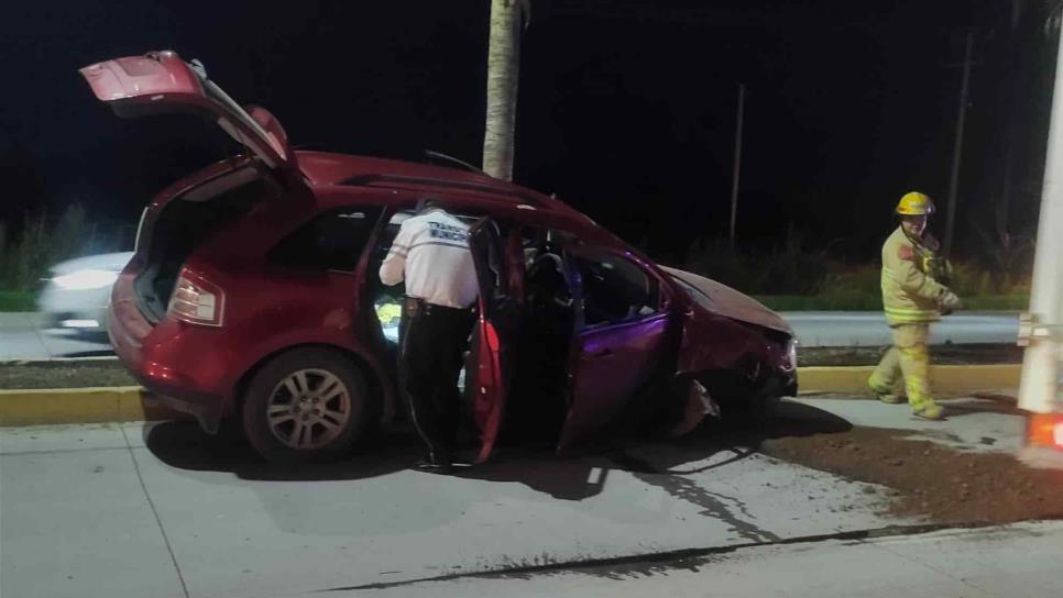 Elemento de la Guardia Nacional choca al intentar burlar el alcoholímetro en Los Mochis