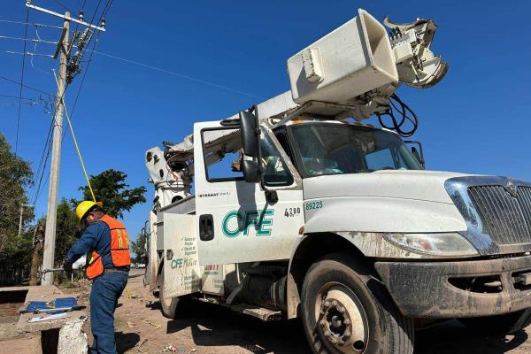 Llevan 9 días sin luz casi 100 familias del ejido Olas Altas, Ahome