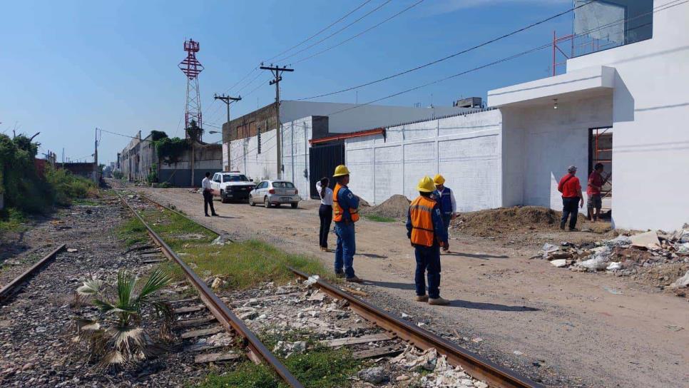 Pintor sufre descarga eléctrica en el astillero del Puente Juárez de Mazatlán