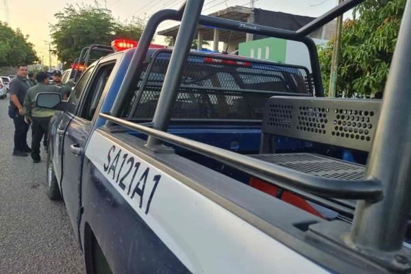 Sujetos armados despojan camioneta a una mujer en Culiacán