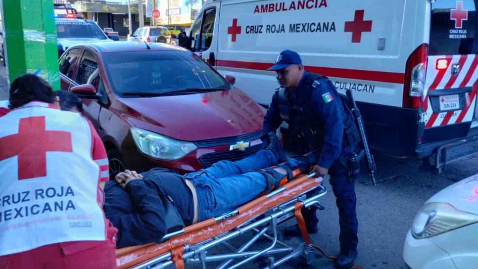 Propinan golpiza a hombre a las afueras de un bar de Culiacán