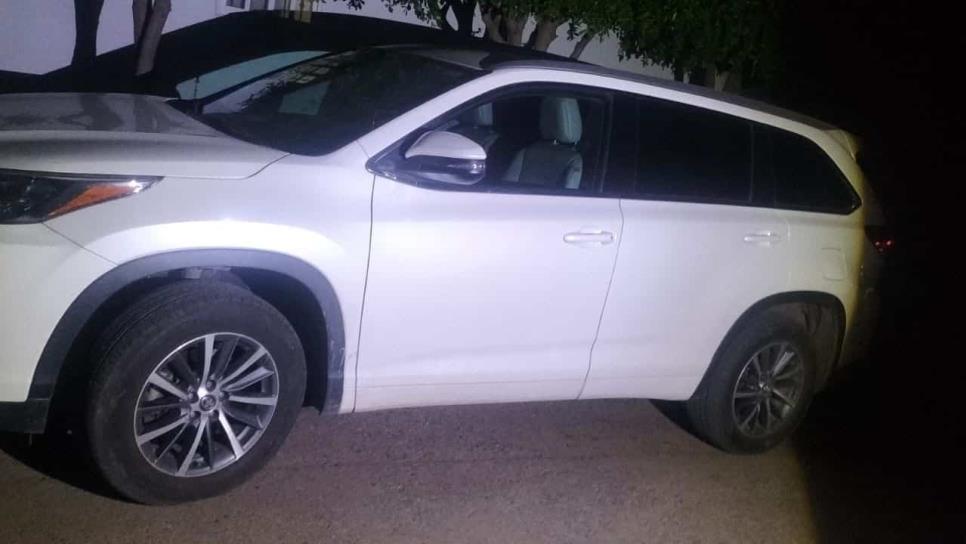 Aseguran un vehículo con reporte de robo en la ciudad de Culiacán 