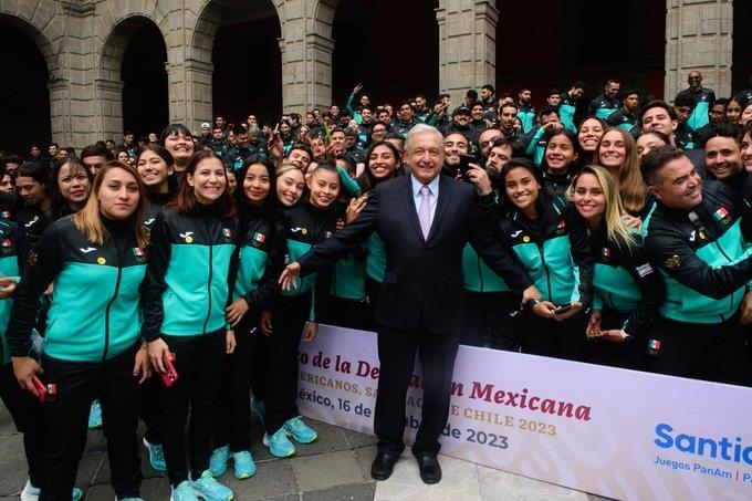 AMLO celebra el tercer lugar de México en Juegos Panamericanos 2023