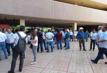 Productores amenazan con tomar oficinas de Gobierno en Sinaloa: ¡Exigen el pago de Maíz!