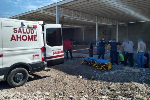Joven termina en el hospital tras caer de más de 7 metros de altura a una zanja en Los Mochis