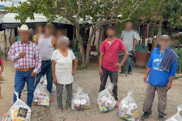 Distribuyen despensas con las iniciales «JGL» ahora en el norte de Sinaloa