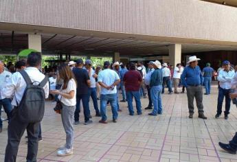 Productores de maíz regresan a manifestarse a Palacio de Gobierno en Sinaloa 