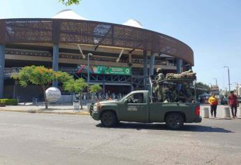 Militares catean domicilio en Culiacán; encuentran armas y droga