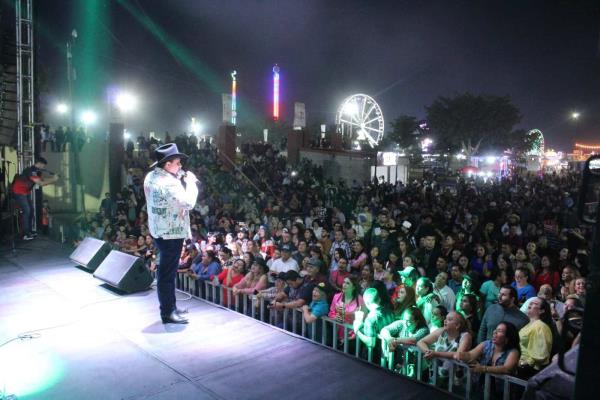 Inicia con éxito Teatro del Pueblo de la Expo Ganadera Sinaloa 2023