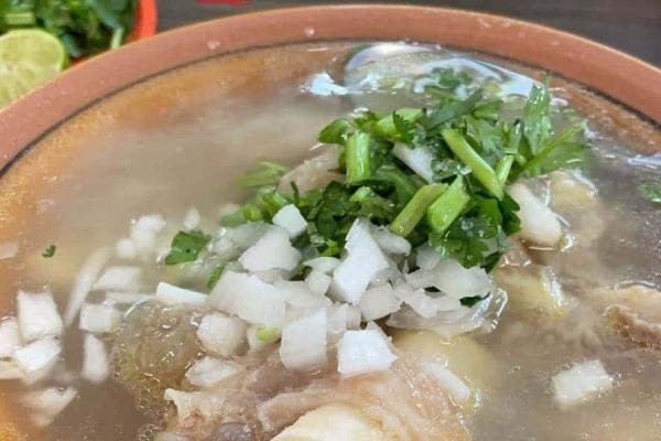 Menudo, el desayuno por excelencia en Sinaloa todos los domingos