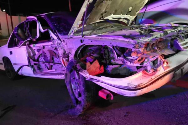 Hombre resulta lesionado al impactarse contra la caja de un tráiler en Ahome