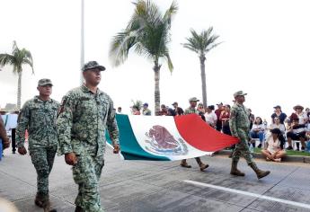 Con desfile sobre el Malecón de Mazatlán conmemoran el 113 aniversario de la Revolución Mexicana 