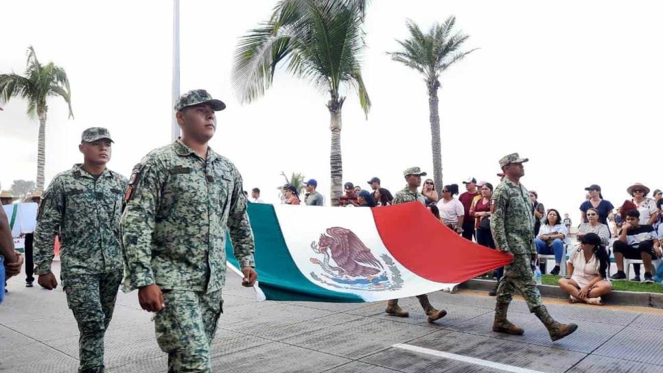 Con desfile sobre el Malecón de Mazatlán conmemoran el 113 aniversario de la Revolución Mexicana 