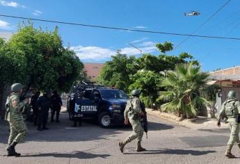 Dos helicópteros de la Marina sobrevuelan la colonia Santa Fe en Culiacán