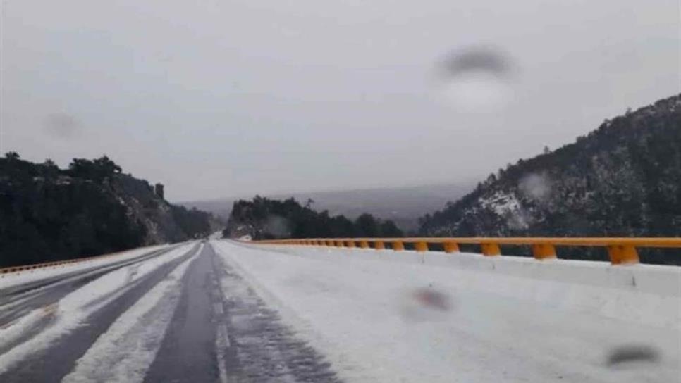 Cómo conducir cuando está nevando en la carretera | TIPS