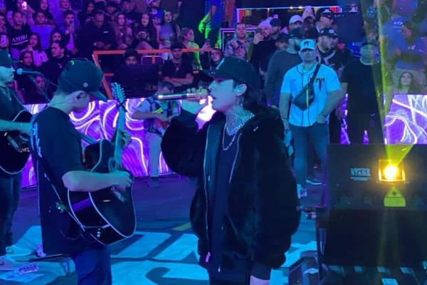 Palenque de Culiacán: Natanael Cano «la rompe» y desata euforia en su presentación