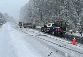 Reabren la carretera Mazatlán - Durango tras caída de nieve 