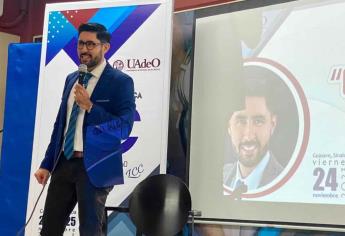 José Rodríguez, Director de Luz Noticias, comparte su trayectoria con alumnos de UAdeO Guasave