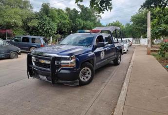 Sujetos armados despojan una camioneta a una mujer en la colonia Valle Alto