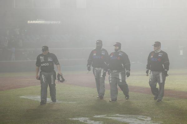 Tomateros cae ante Sultanes en juego recortado por neblina