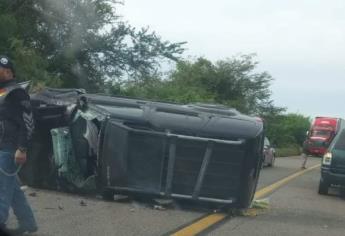 Accidente en la carretera Mazatlán-Culiacán deja al menos cuatro heridos