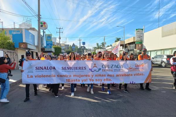 Mujeres marchan contra la violencia de género en Culiacán