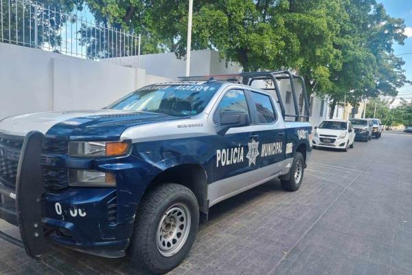 Hombre que intentaba robar un cableado termina aplastado por un auto