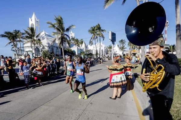 Cierran estas vialidades este fin de semana en Mazatlán, por el Maratón y Triatlón