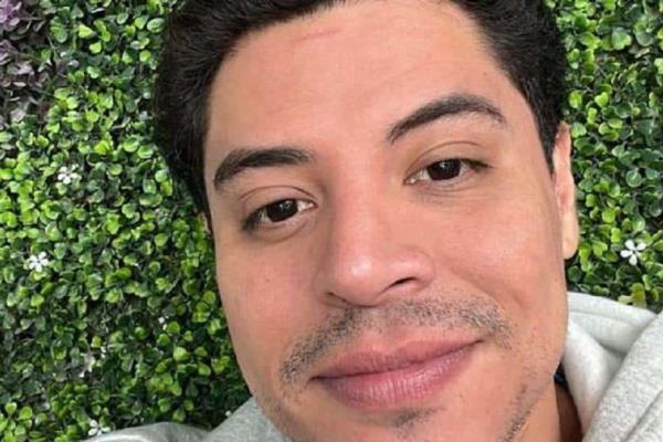 ¿Eduin Caz fue golpeado? El cantante publica imágenes de un supuesto golpe en la frente