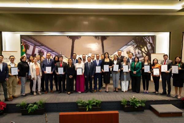 Gámez Mendívil recibe el reconocimiento «Buenas Prácticas Municipales» por apoyo a mujeres emprendedoras