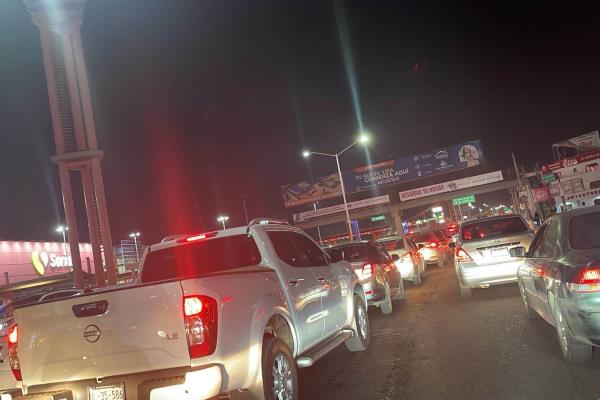 Desfile navideño colapsa las principales vialidades en Culiacán