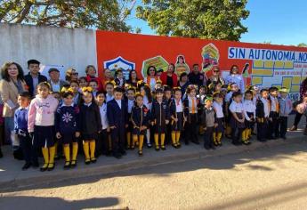 Inauguran mural «Sin autonomía no hay armonía», en la primaria de Los Mochis