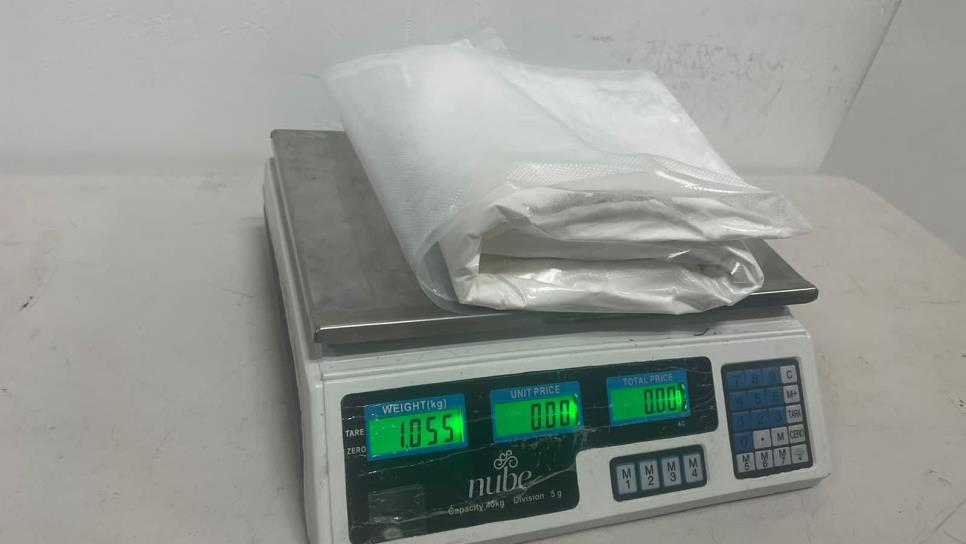 Viajaba a Sinaloa y fue sorprendido en el aeropuerto de Tijuana con droga en el cuerpo